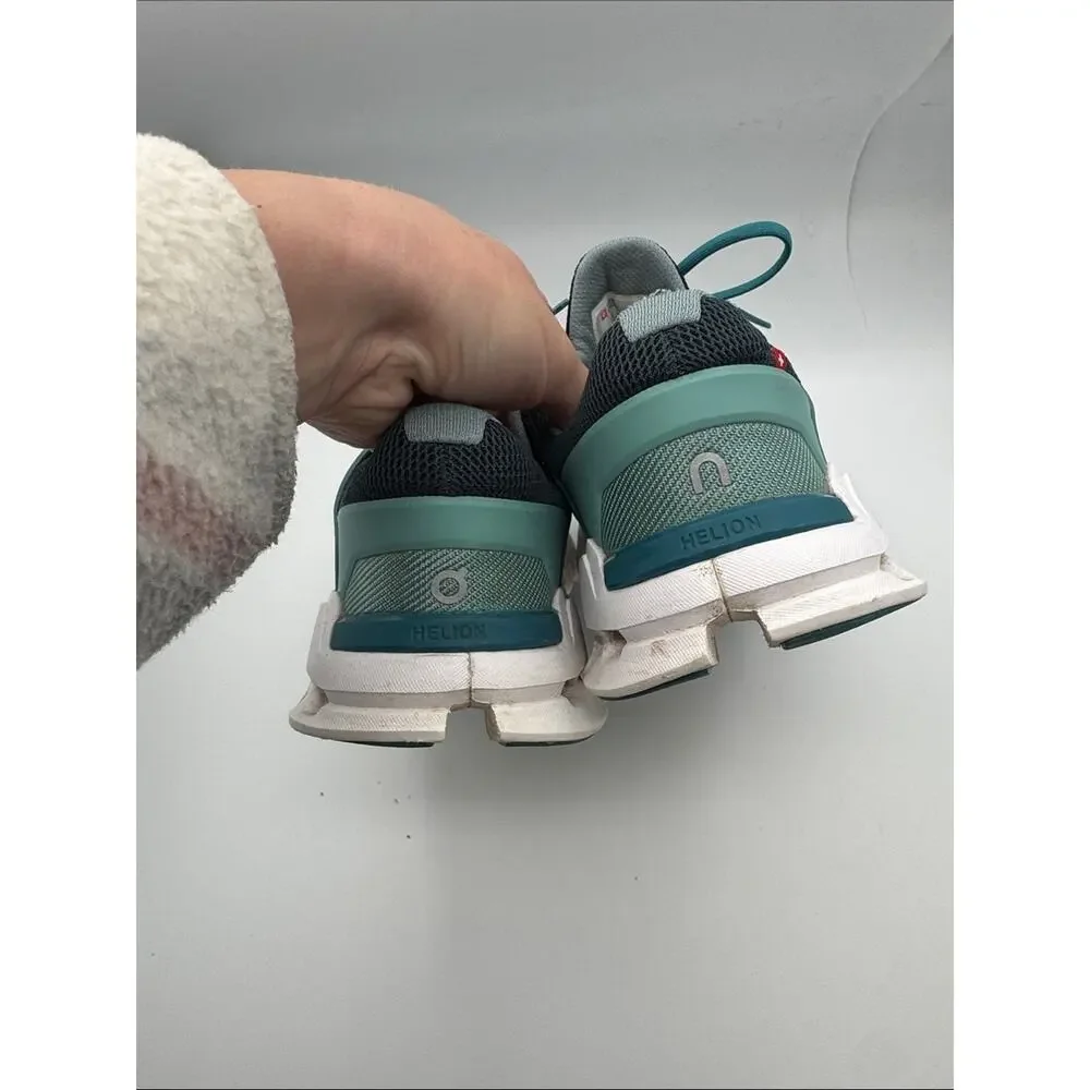 On Running Shoes - Women’s 8